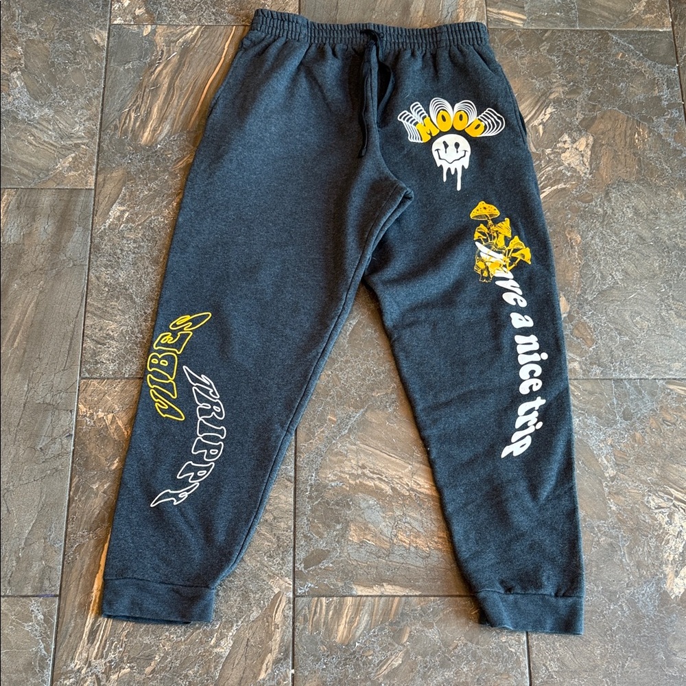 Jerzees Have a nice Trip unisex Graphic Sweatpants, size approximately M/L